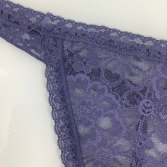 Victoria’s Secret V-String Thong Panties size Medium NWT - Picture 2 of 8